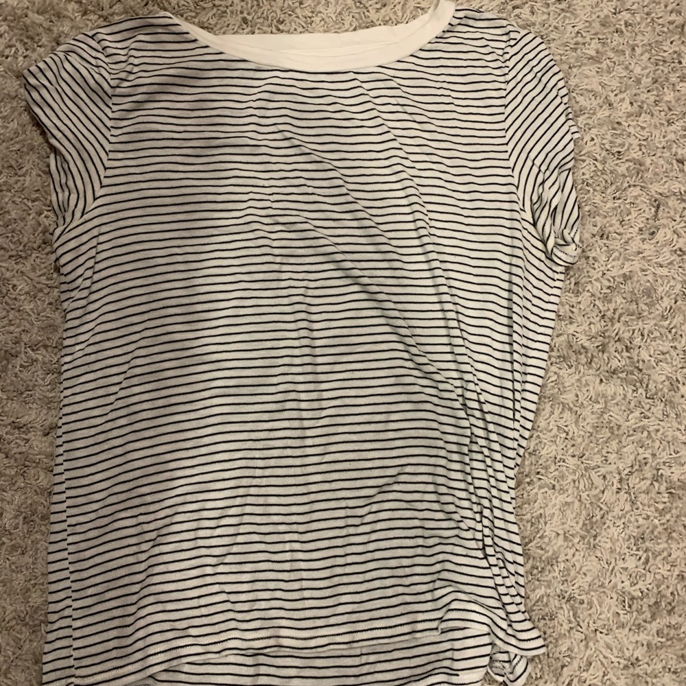 American eagle stirpped crew neck short sleeve